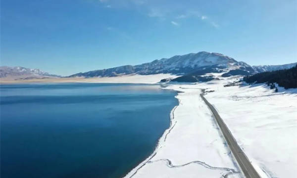 賽里木湖冬景